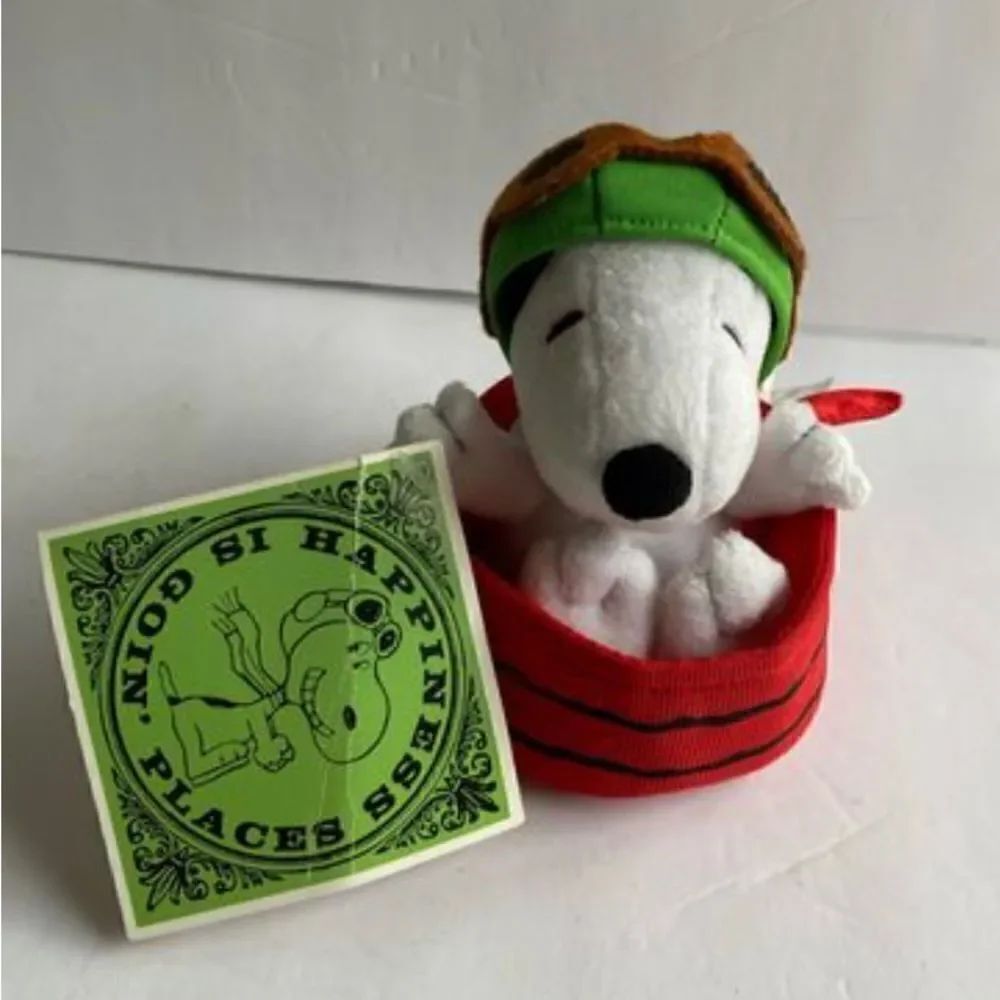 Snoopy/peanuts, NWT Deadstock, vintage Hallmark ace in a basket, plush